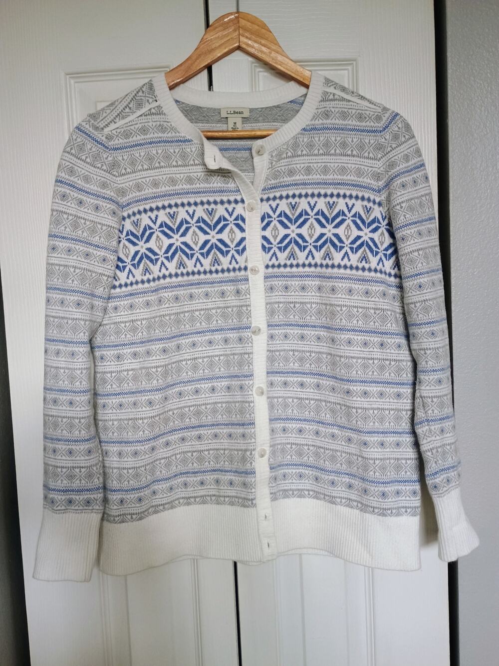 L.L. Bean Women's Fair Isle Cardigan Sweater Blue White Snowflakes quiet Luxury